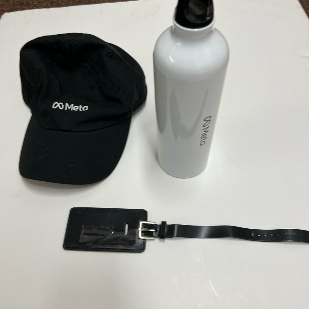 Meta cap, water bottle andBlack Luggage Tag